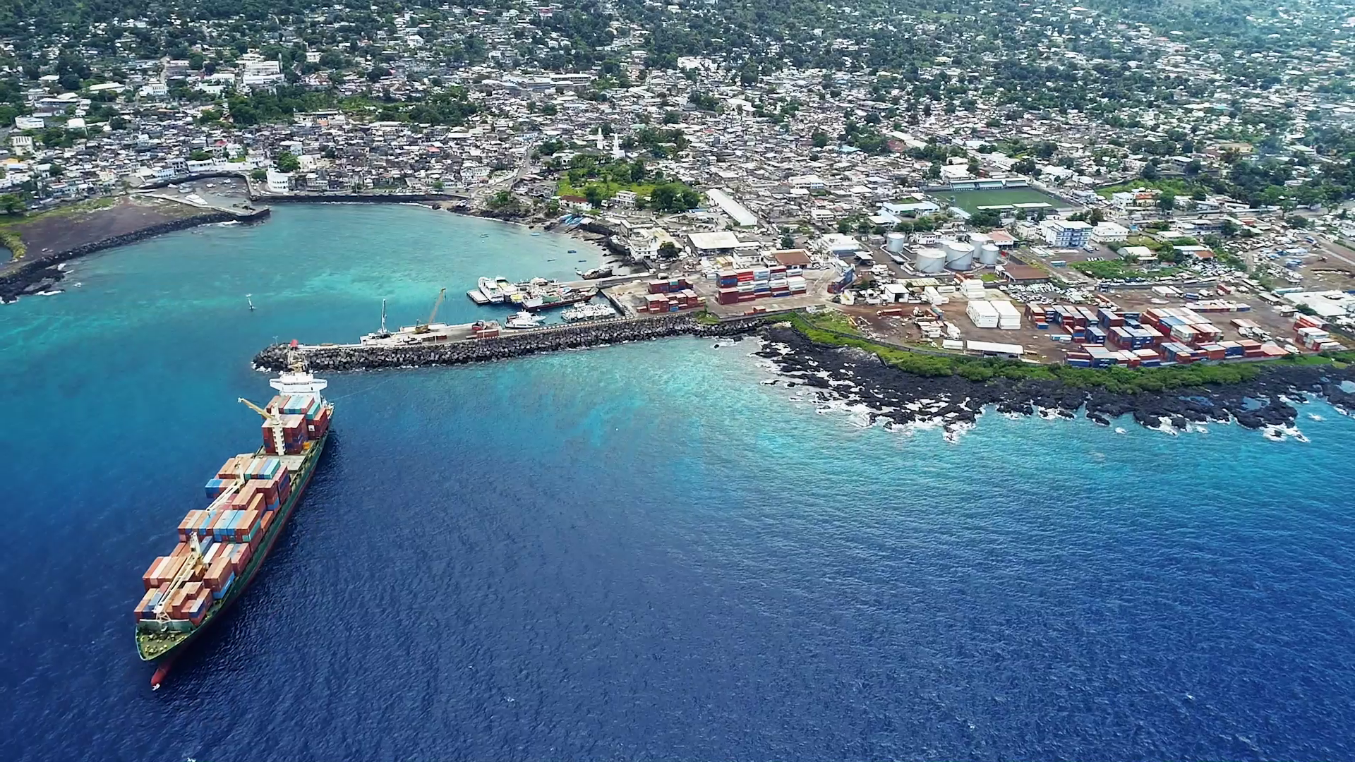 cover image Bienvenue sur la plateforme web du commerce aux Comores